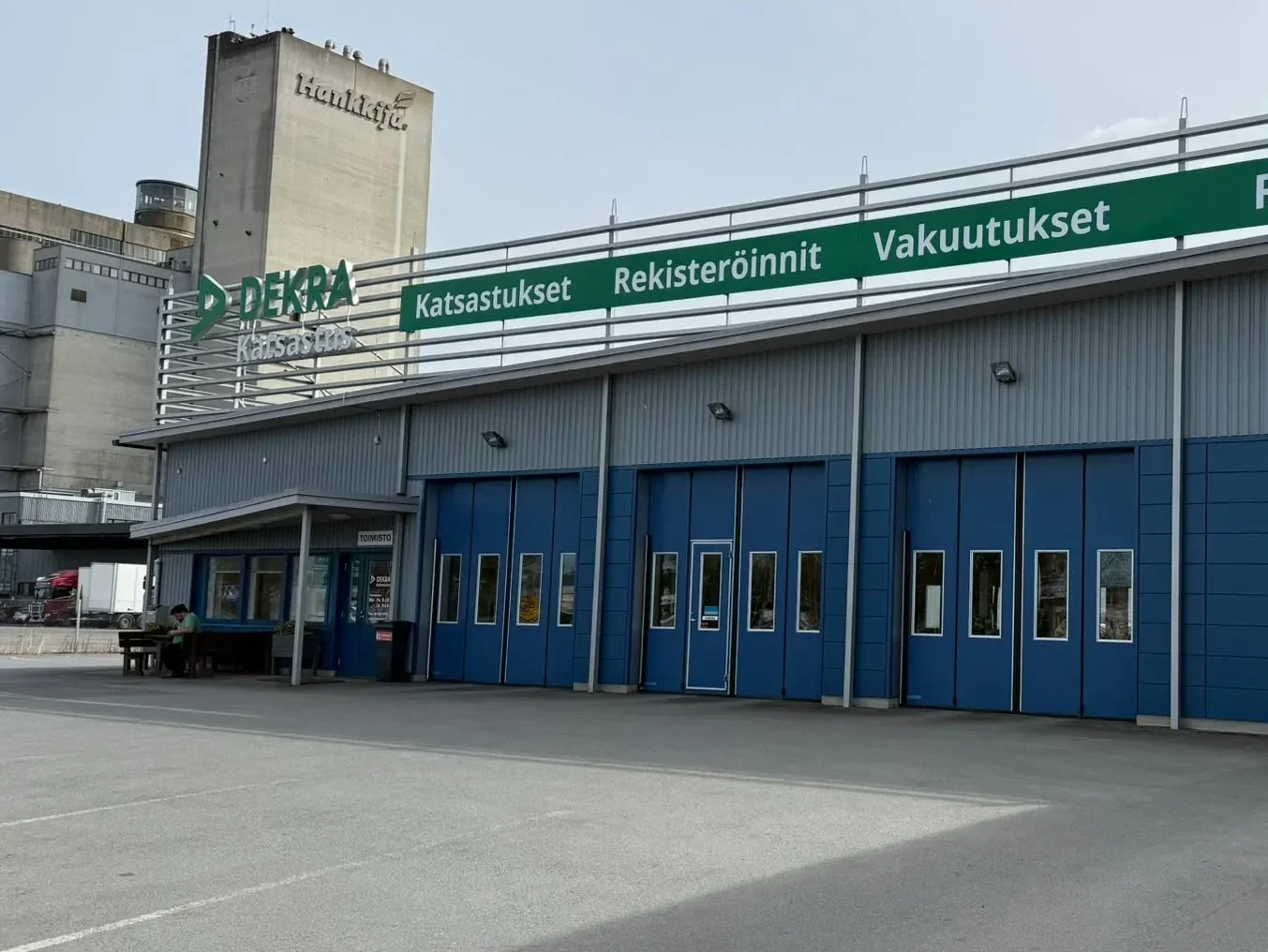 DEKRA Katsastus Seinäjoki ulkoa kuvattuna